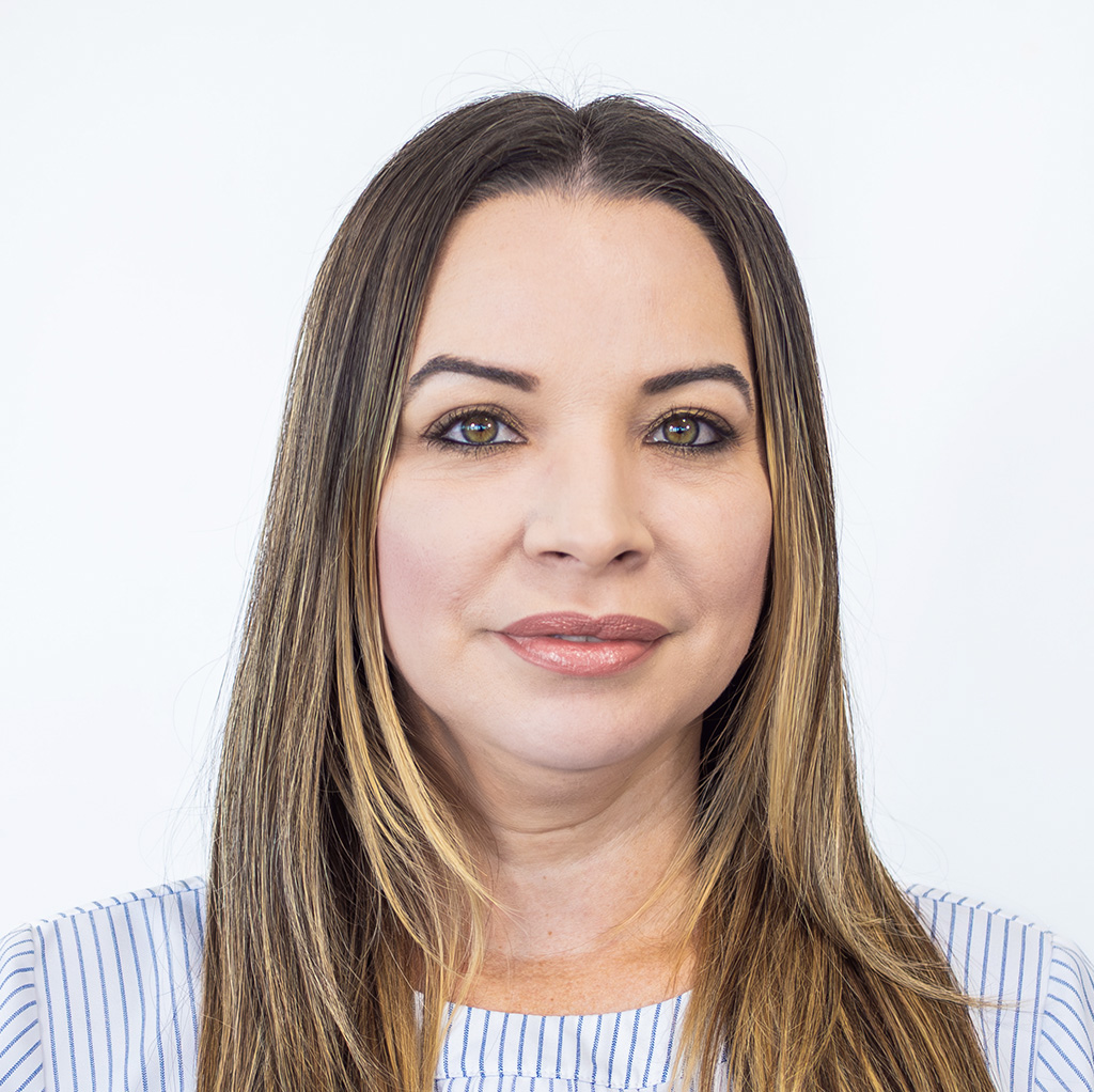 Mrs. Jackeline Román